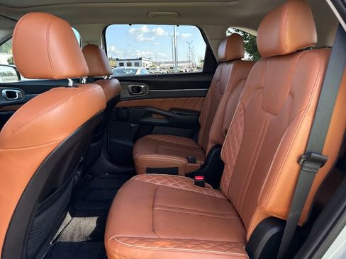 Certified 2023 Kia Sorento SX Prestige AWD/4WD image 16