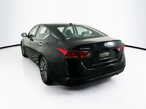 Used 2024 Nissan Altima 2.5 SV image 5