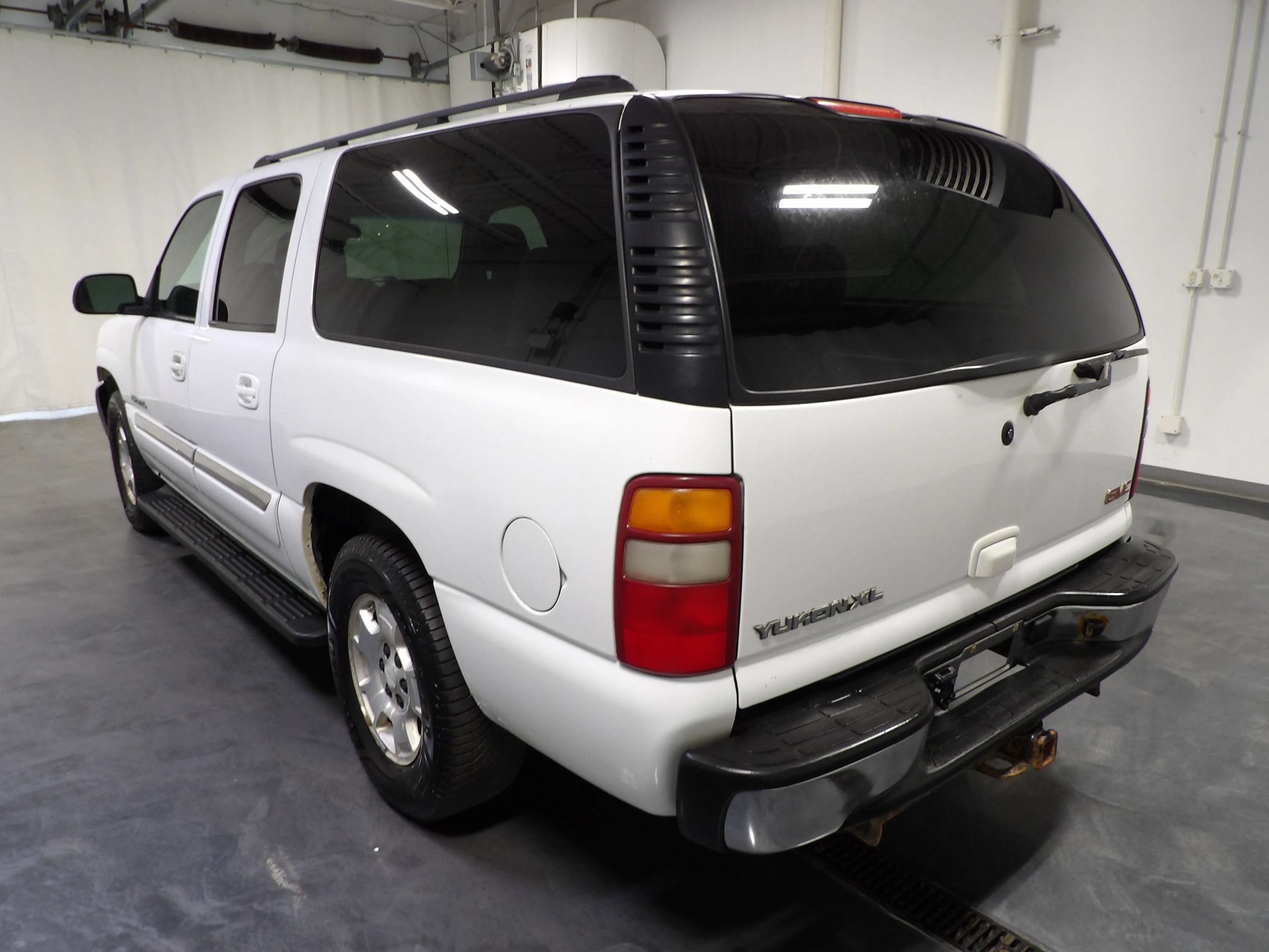 Used 2004 GMC Yukon XL SLE RWD image 7