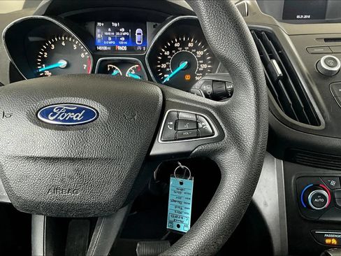 Used 2017 Ford Escape SE FWD image 11