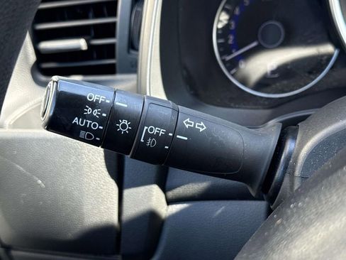 Used 2015 Honda Fit EX image 40