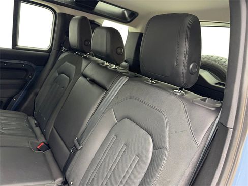 Used 2020 Land Rover Defender 110 SE image 33