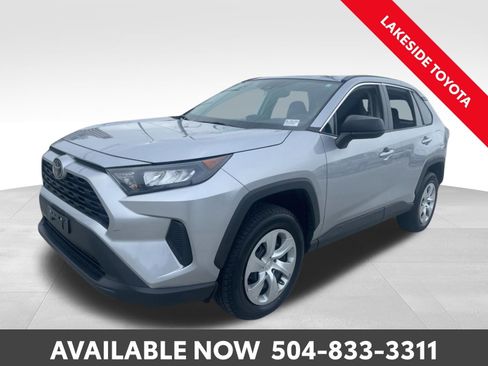Used 2021 Toyota RAV4 LE image 1