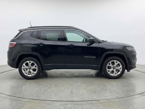 Used 2025 Jeep Compass Latitude AWD/4WD image 11