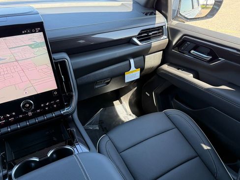New 2026 GMC Yukon Elevation w/ Elevation Premium Package AWD/4WD image 38