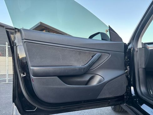 Used 2019 Tesla Model 3 image 21