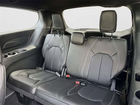 New 2026 Chrysler Pacifica Select w/ S Appearance Package image 33