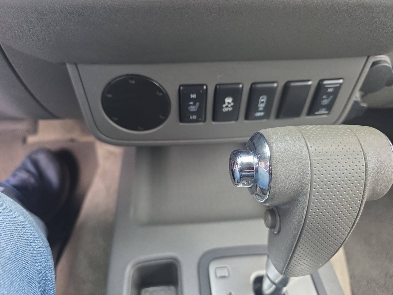 Used 2015 Nissan Frontier SV w/ SV Value Truck Package RWD image 18