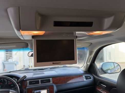Used 2013 Chevrolet Tahoe LTZ RWD image 29