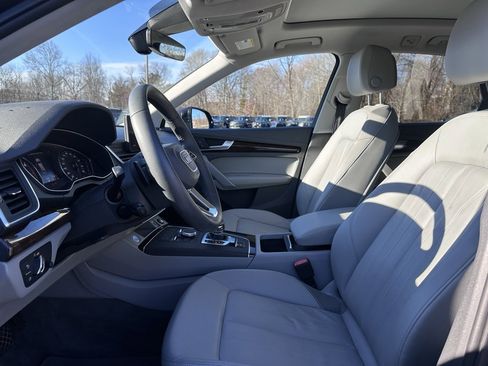 Used 2019 Audi Q5 2.0T Premium w/ Convenience Package image 14