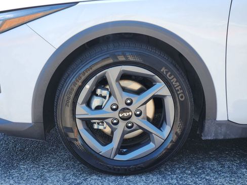 Certified 2025 Kia K4 FWD image 9