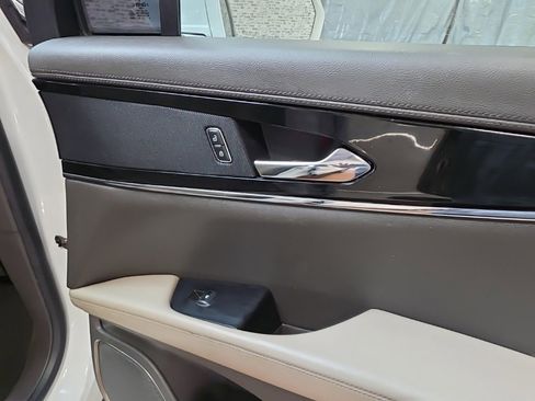 Used 2022 Lincoln Nautilus Reserve image 11