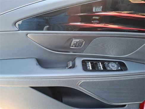 Used 2025 Lincoln Nautilus Premier w/ Jet Appearance Package image 14