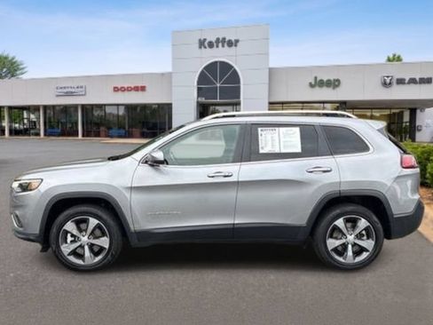 Used 2019 Jeep Cherokee Limited AWD/4WD image 2