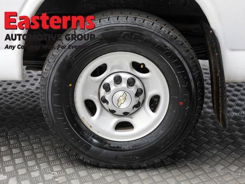 Used 2021 Chevrolet Express 2500 w/ Driver Convenience Package RWD image 8