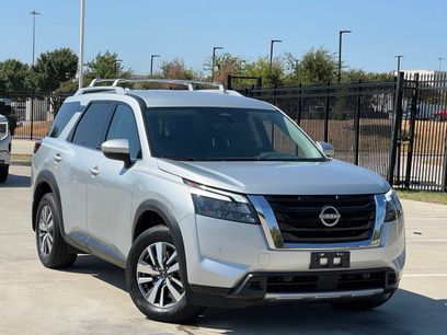 Used 2025 Nissan Pathfinder SL
