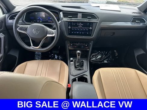 Certified 2023 Volkswagen Tiguan SE FWD image 16