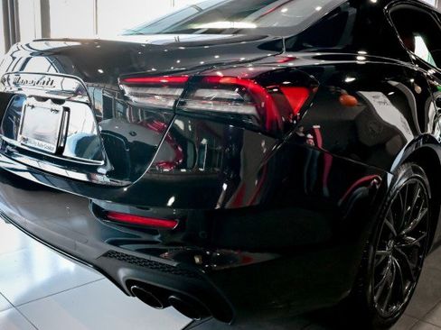 Used 2022 Maserati Ghibli Modena Q4 image 11