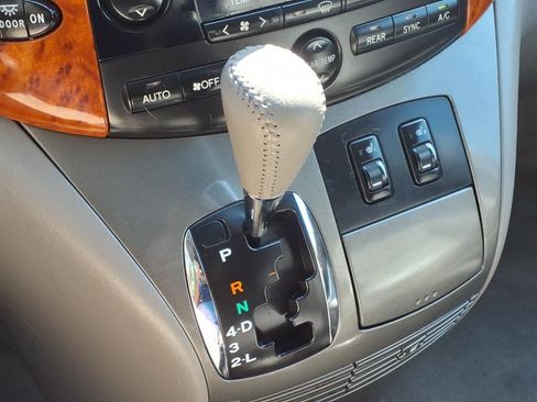 Used 2008 Toyota Sienna XLE FWD image 23