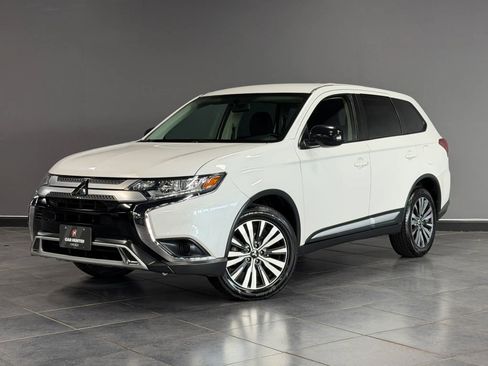 Used 2019 Mitsubishi Outlander SE AWD/4WD image 1