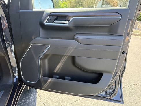 Used 2025 GMC Sierra 1500 SLT image 14