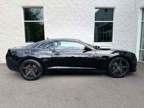 Used 2010 Chevrolet Camaro SS RWD image 23