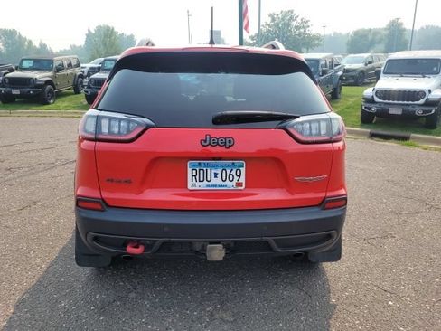 Used 2019 Jeep Cherokee Trailhawk w/ Comfort & Convenience Group AWD/4WD image 4