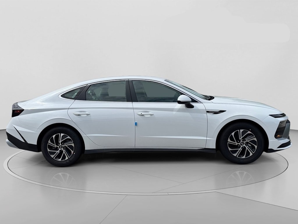 New 2026 Hyundai Sonata Blue FWD image 9