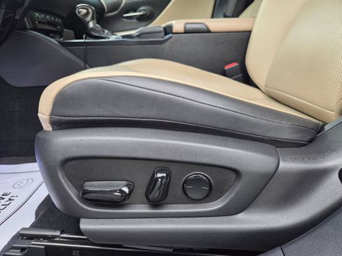 Used 2020 Lexus ES 300h w/ Premium Package FWD image 30