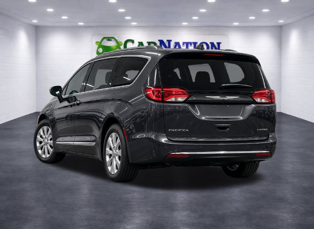 Used 2020 Chrysler Pacifica Limited w/ Advanced Safetytec Group FWD image 4