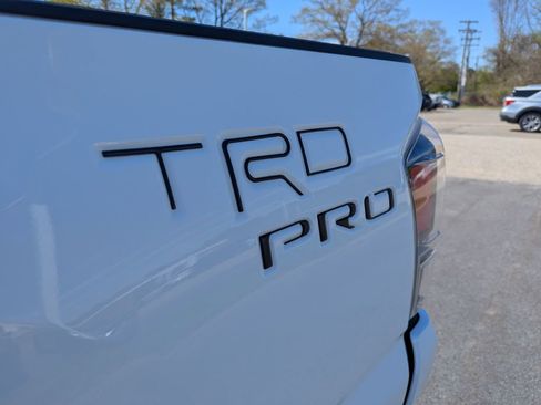 Used 2023 Toyota Tacoma TRD Pro AWD/4WD image 12