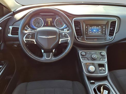 Used 2016 Chrysler 200 Limited image 10