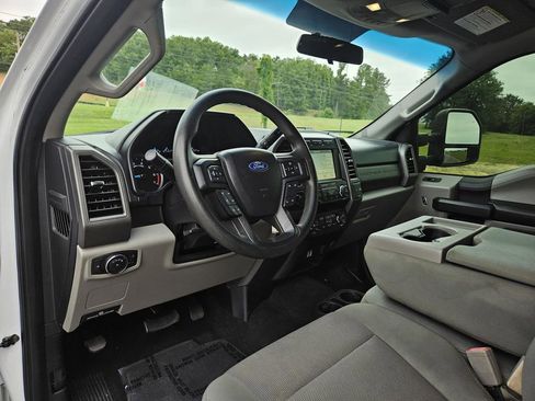 Used 2019 Ford F250 XL w/ STX Appearance Package AWD/4WD image 13