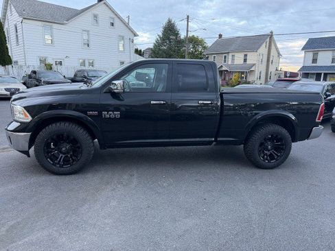 Used 2017 RAM 1500 Laramie AWD/4WD image 5
