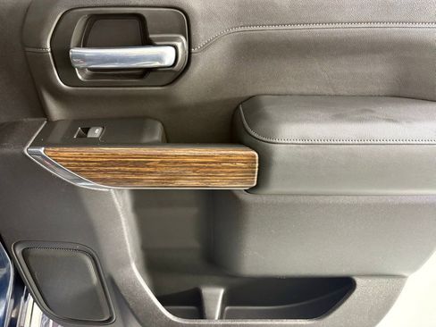 Used 2022 Chevrolet Silverado 2500 High Country w/ Z71 Off-Road Package image 18