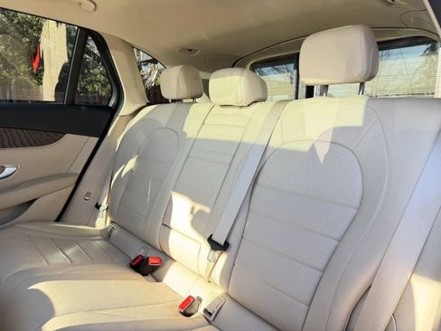 Used 2018 Mercedes-Benz GLC 300 4MATIC image 17