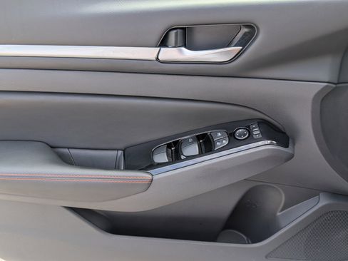 Certified 2024 Nissan Altima 2.5 SR image 29