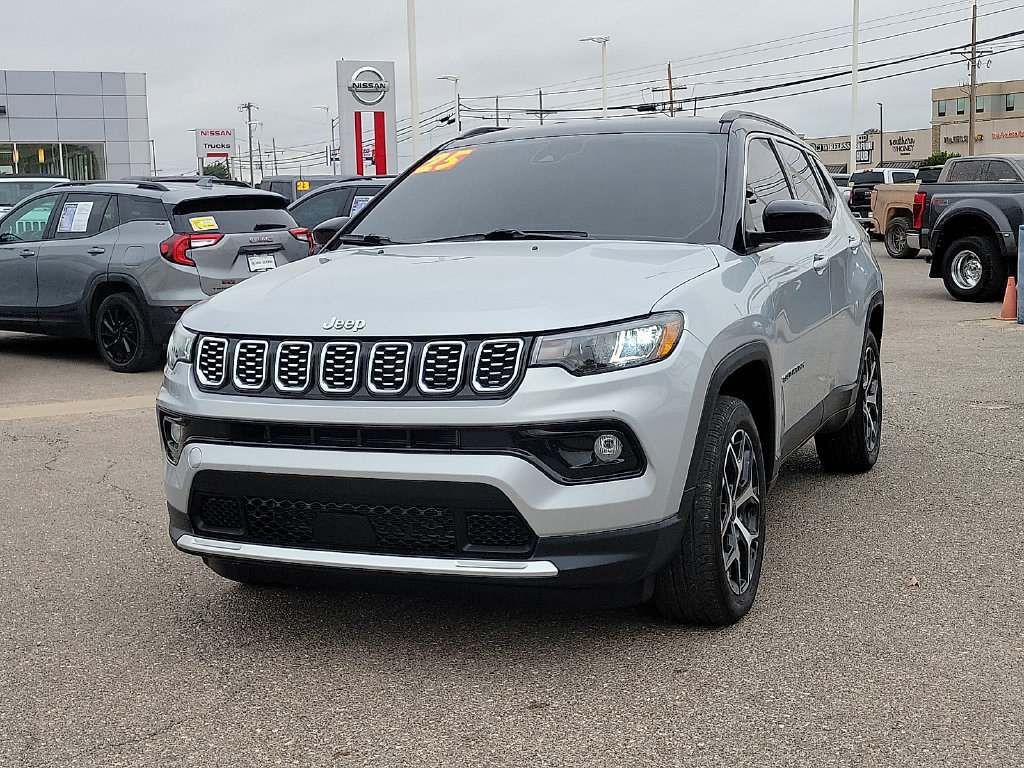 Used 2025 Jeep Compass Limited AWD/4WD image 4