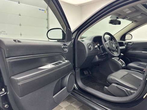 Used 2014 Jeep Compass Latitude w/ Sun/Sound Group AWD/4WD image 15