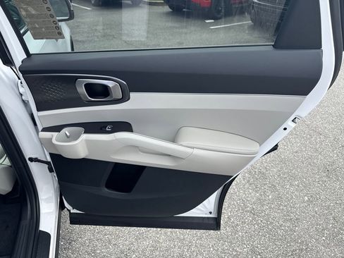New 2025 Kia Sorento S w/ Panoramic Sunroof Package image 16