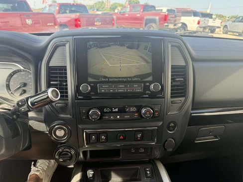 Used 2022 Nissan Titan SV AWD/4WD image 13