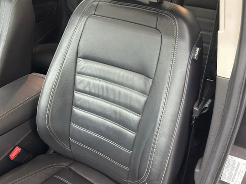 Used 2018 Ford Escape Titanium image 20