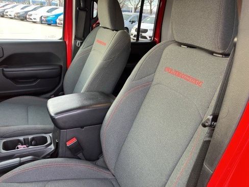 Certified 2024 Jeep Wrangler Unlimited Rubicon w/ Convenience Group image 12