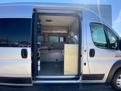 Used 2019 RAM ProMaster 3500 w/ Premium Appearance Group image 11