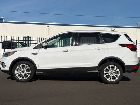 Used 2019 Ford Escape SE image 6
