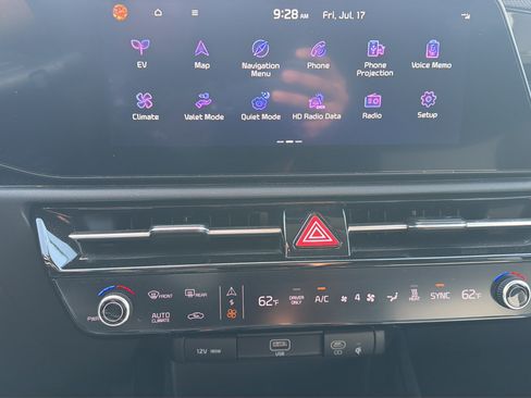 Used 2024 Kia Niro Wind FWD image 16