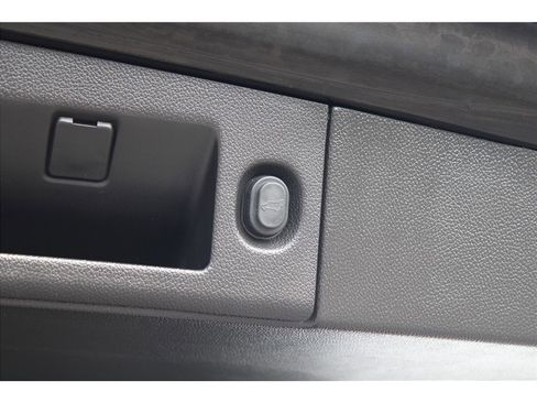 Used 2018 Chevrolet Tahoe LT image 41