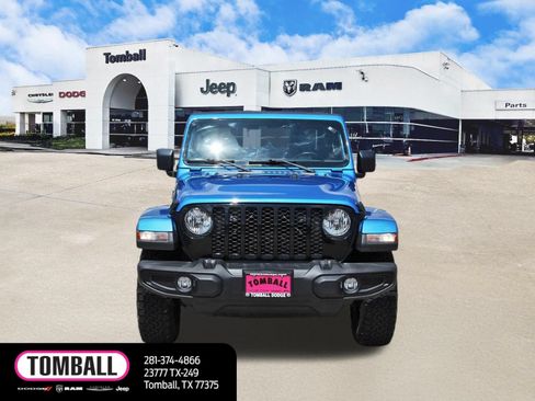 Used 2022 Jeep Gladiator Sport AWD/4WD image 2