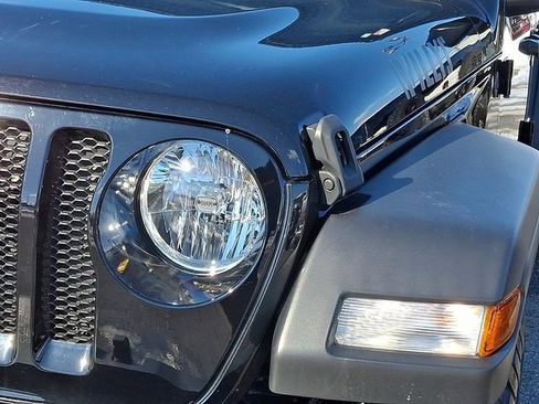 Used 2023 Jeep Wrangler Unlimited Sport image 9