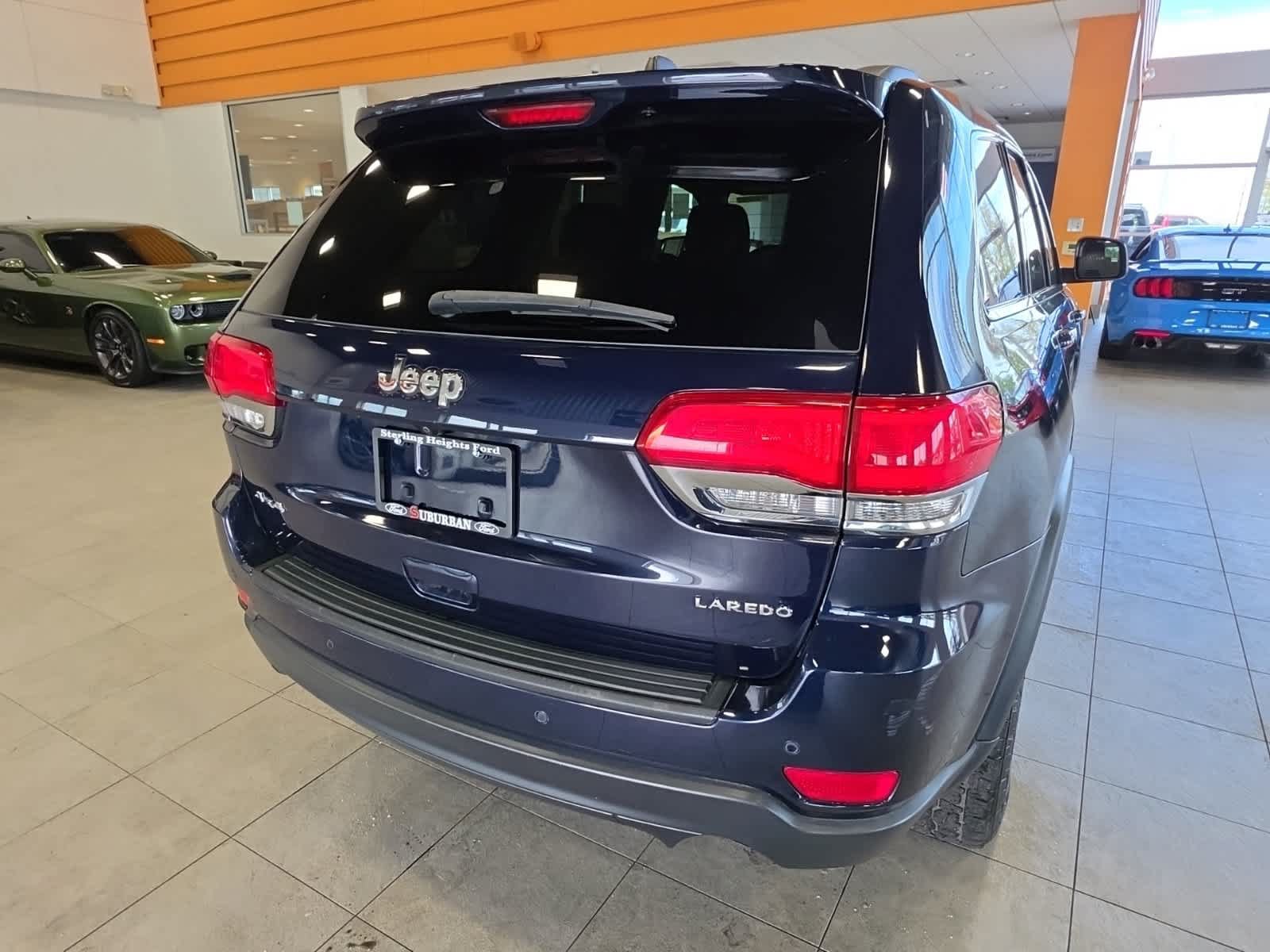 Used 2018 Jeep Grand Cherokee Laredo AWD/4WD image 8